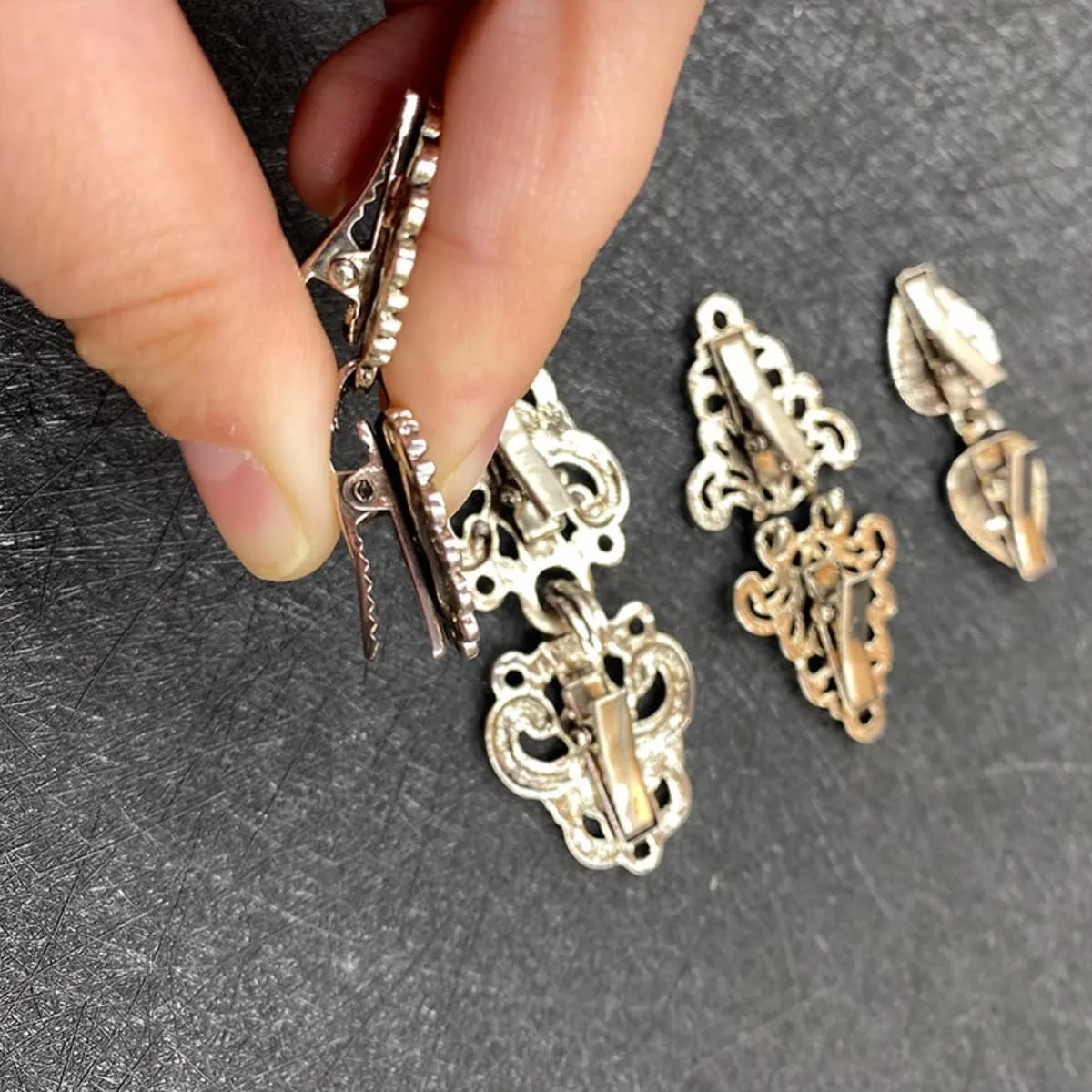 4 Pcs Vintage Clothes Cloak Clips for Women Retro Fashion Clip Shawl Collar Clasp Shirt Brooch Clip