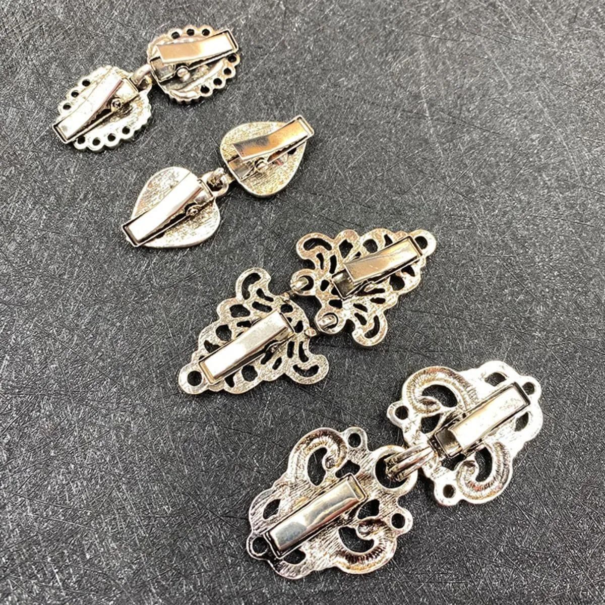 4 Pcs Vintage Clothes Cloak Clips for Women Retro Fashion Clip Shawl Collar Clasp Shirt Brooch Clip