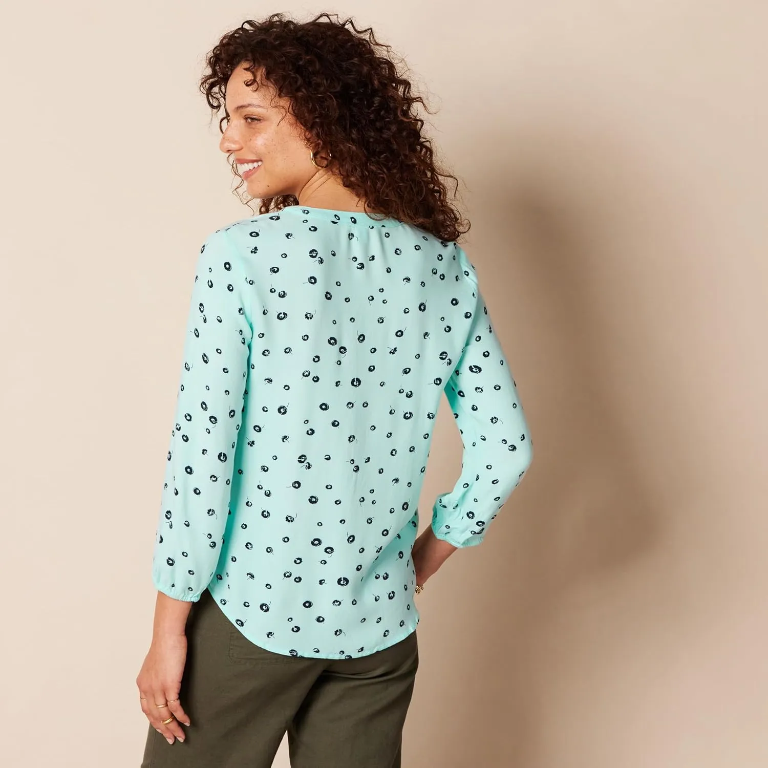 Amazon Essentials Women's 3/4 Sleeve Button Popover Shirt