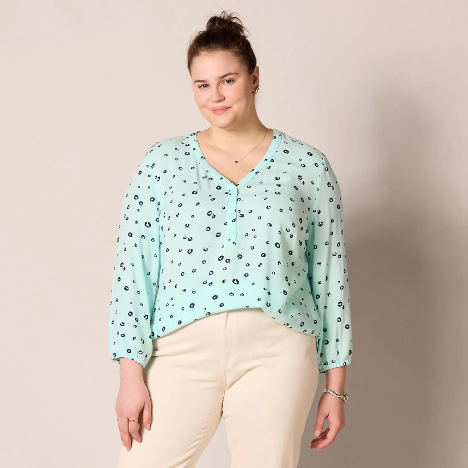 Amazon Essentials Women's 3/4 Sleeve Button Popover Shirt