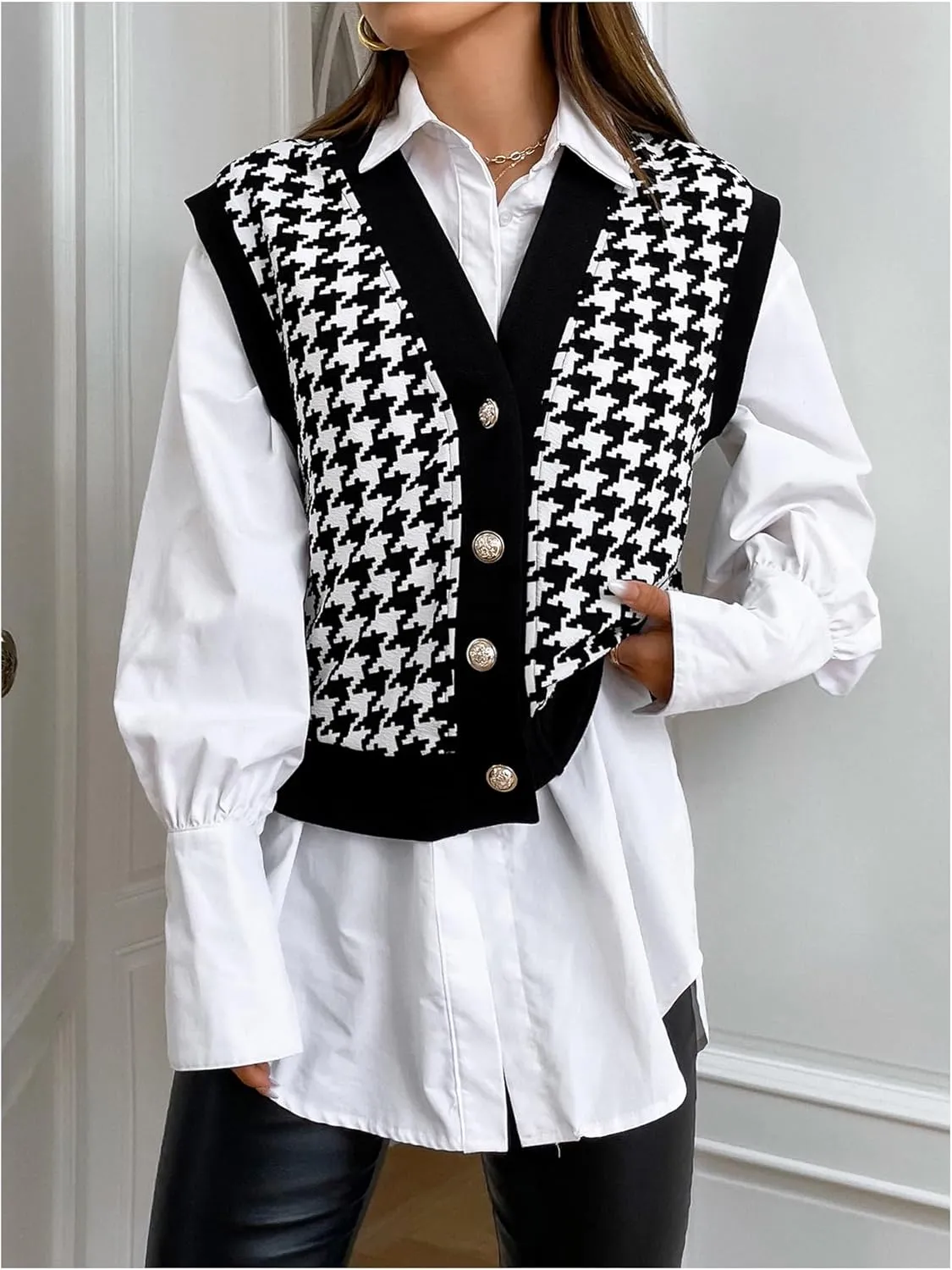 Verdusa Women's Button Front V Neck Sleeveless Houndstooth Print Jacket Lightweight Cardigan Vest