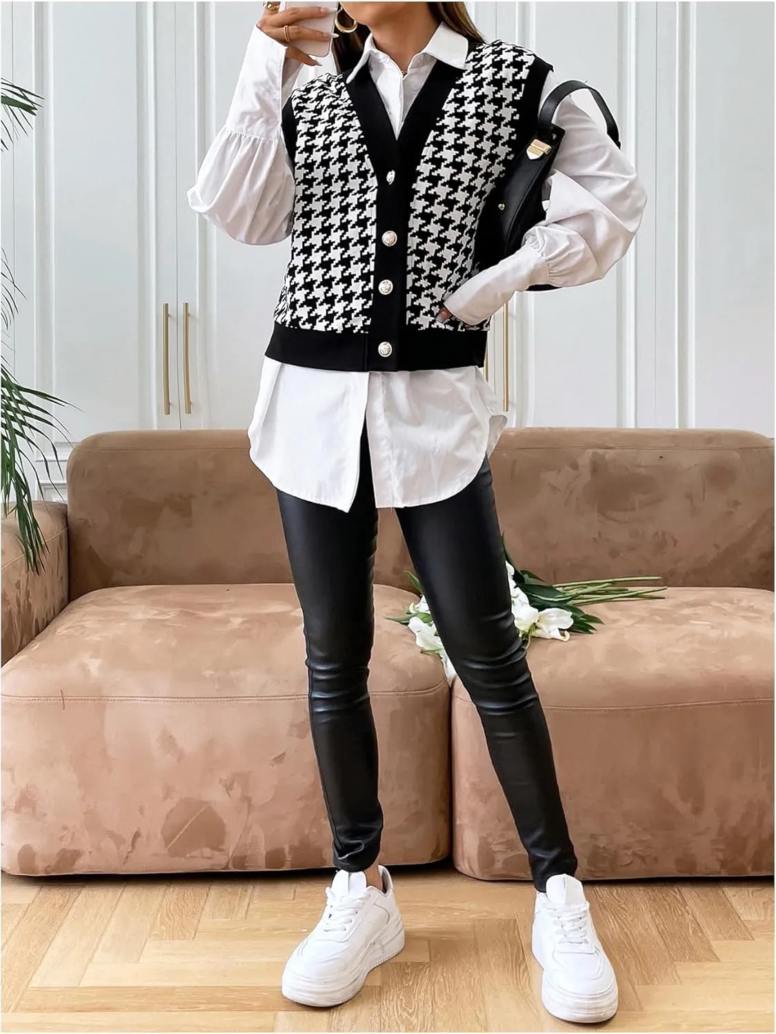 Verdusa Women's Button Front V Neck Sleeveless Houndstooth Print Jacket Lightweight Cardigan Vest