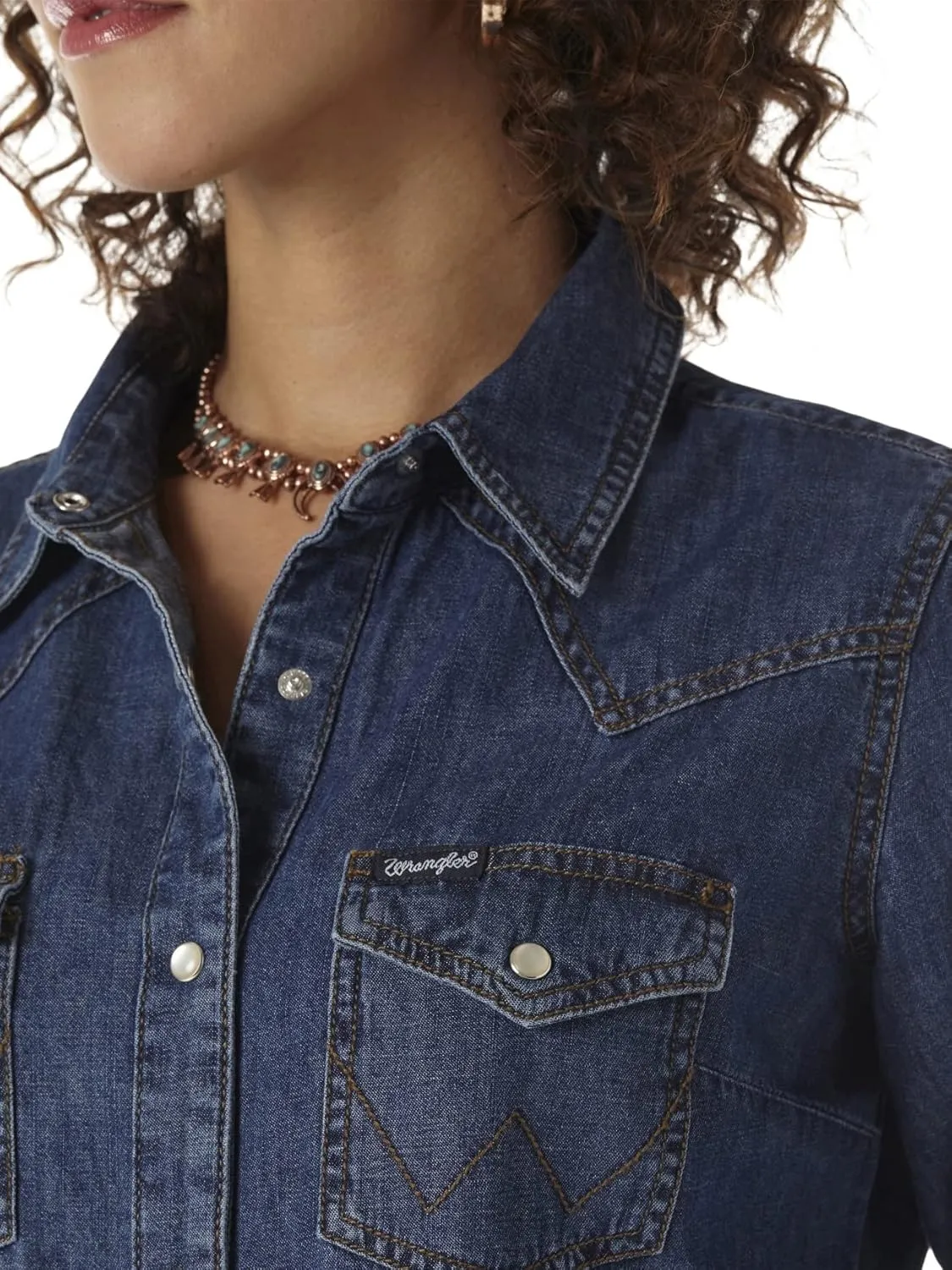 Wrangler Women's Retro Long Sleeve Western Denim Snap Shirt